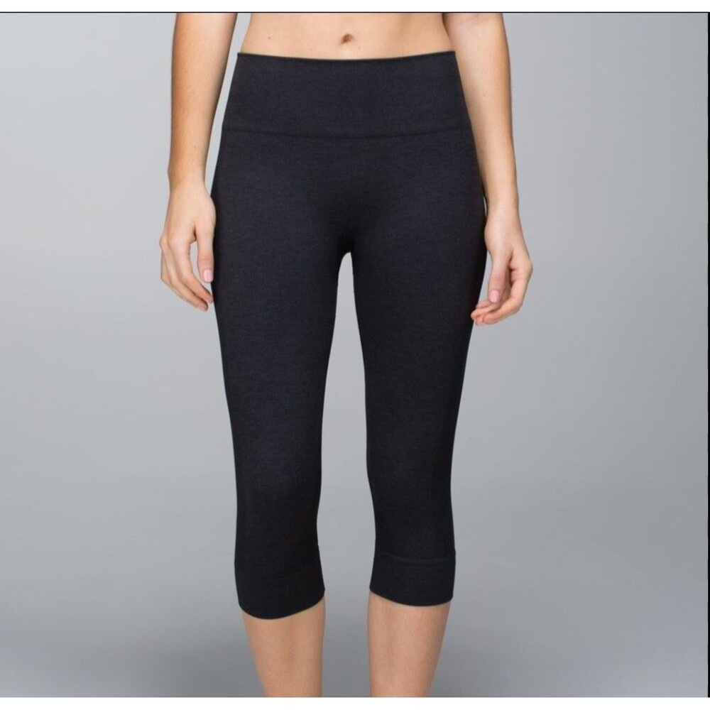 Lululemon Sz 2 Seamlessly Street Crop Leggings Heathered Black Yoga Athleisure